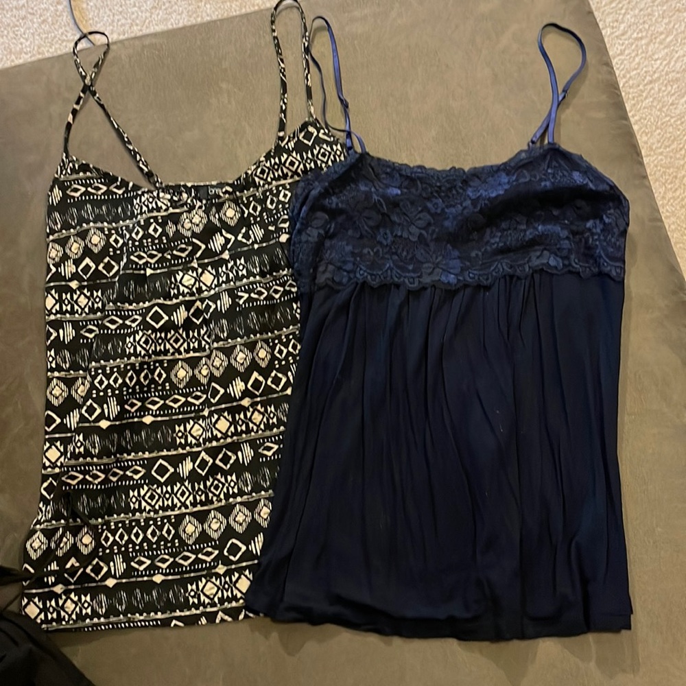 2 flowy tanks